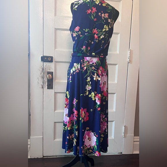 Excellent condition- Lauren Ralph Lauren Floral Fit and Flare Dress- Size 12 - Picture 3 of 9